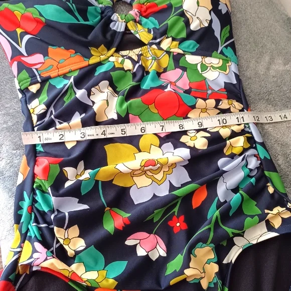 KATE SPADE SWIMSUIT - Picture 6 of 6